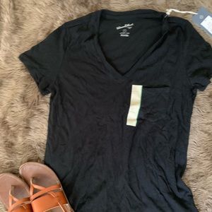 Universal Thread Goods Black Monterey t-shirt